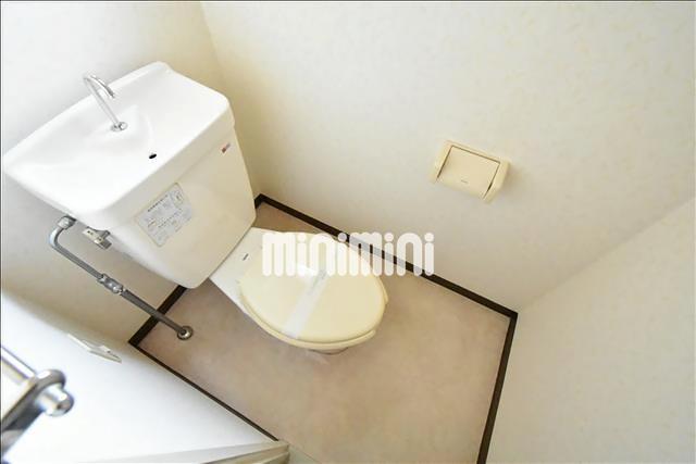 トイレ　トイレにも窓付いてます