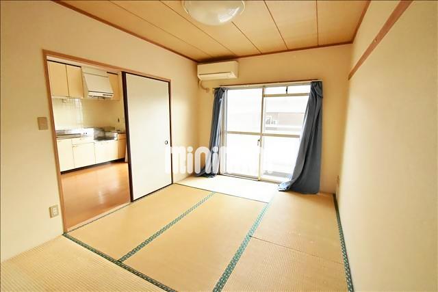 居室・リビング　ぬくもりのある和のお部屋