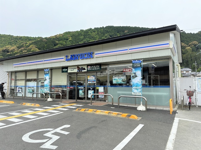 コンビニ　ローソン　嵐山谷ケ辻子町店（コンビニ）まで65m