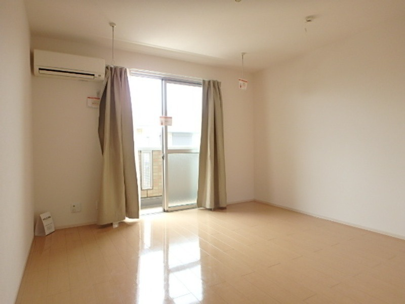 居室・リビング　図面と現状に相違がある場合には現状を優先