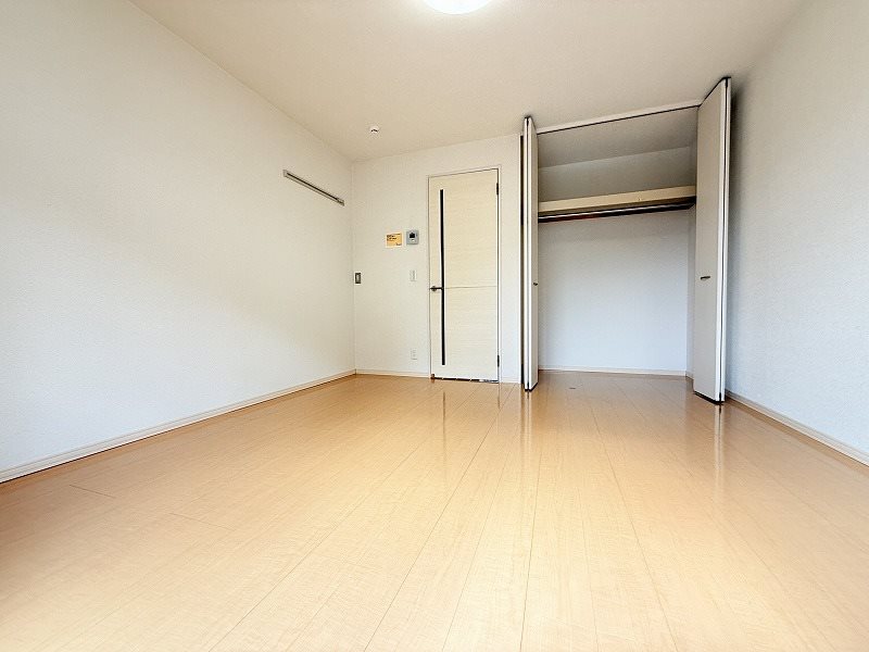 居室・リビング　※掲載情報と物件の現況が異なる場合、現況を優先するものとしま