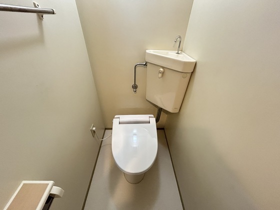 トイレ　※別号室の写真になります。