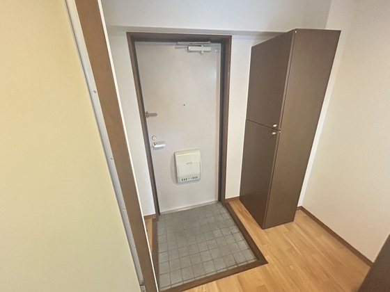 玄関　※別号室の写真になります。