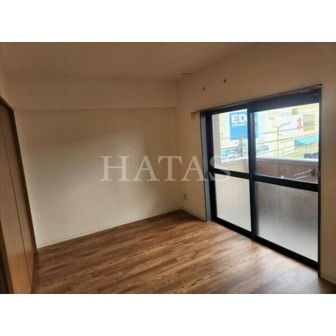 居室・リビング　同物件別部屋です