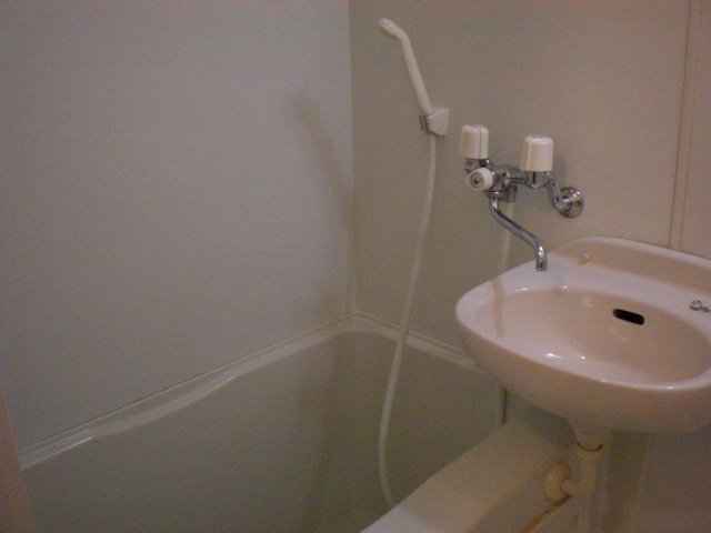 バス・シャワールーム　浴室は乾燥機能付き。