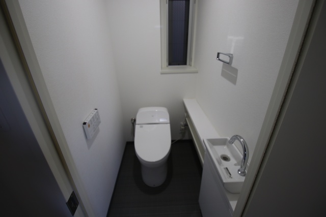 トイレ　※別号室の参考写真、現況優先※