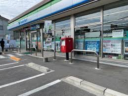 コンビニ　ファミリーマート 丸亀土居町店（コンビニ）まで928m