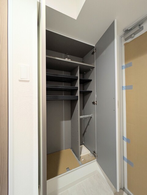 玄関　１０７号室の写真となります。