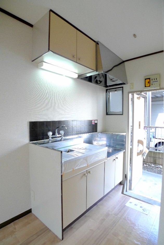 キッチン　キッチンは2口ガスコンロ設置可。