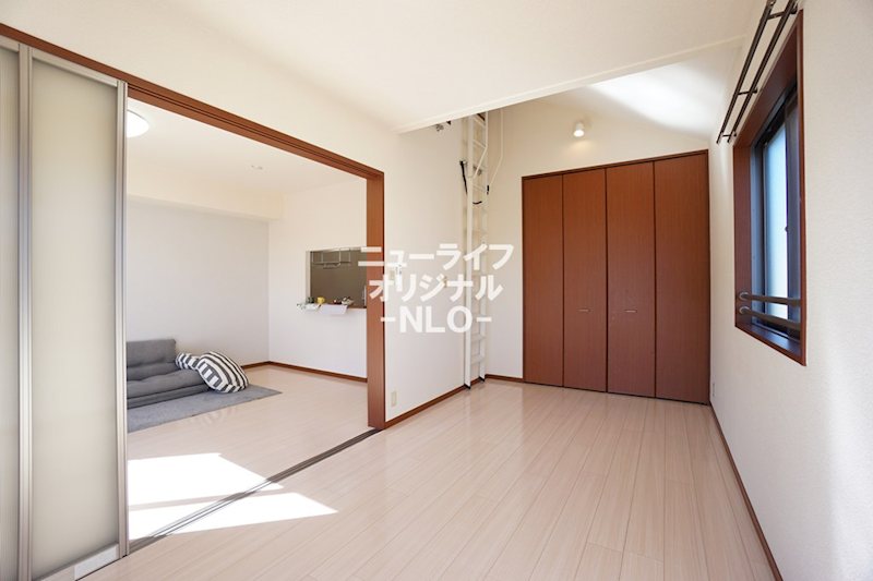 その他　7.7帖洋室☆リビング続きのお部屋です☆