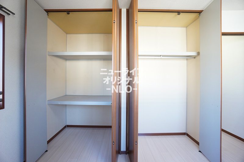 収納　6.1帖洋室収納☆丈の長いお洋服も掛けて収納できます☆