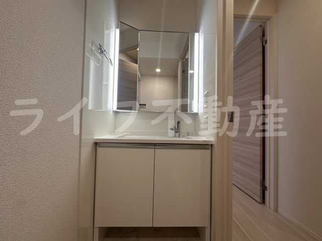 洗面設備　使いやすい独立洗面台です