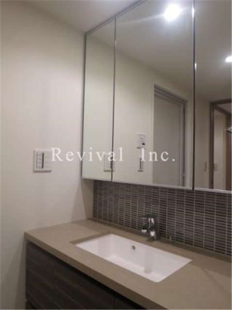 洗面設備　身だしなみに欠かせない化粧台