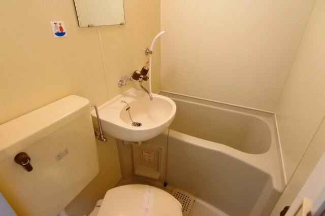 バス・シャワールーム　同物件別号室の写真です。