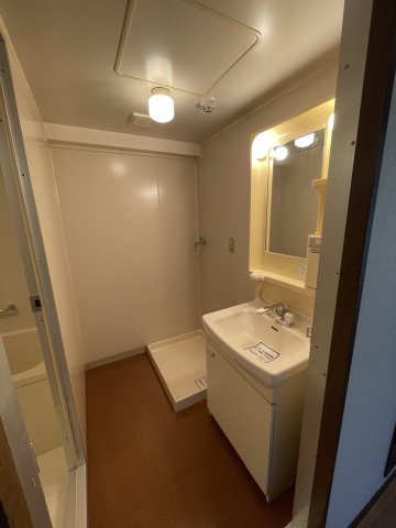 洗面設備　(参考)同マンション同間取り他部屋の写真