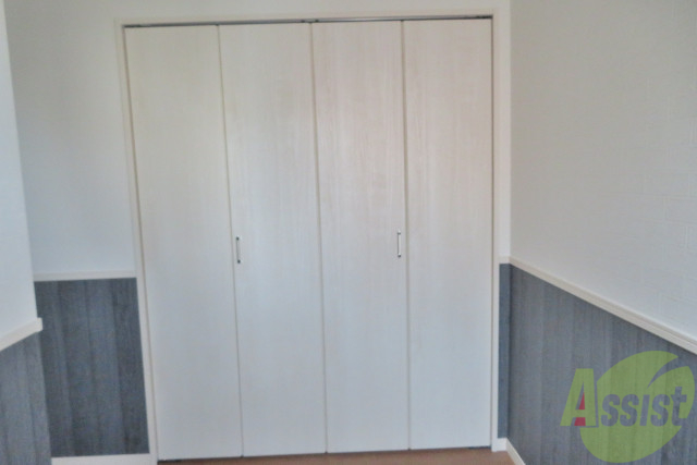 収納　収納はこちらのクローゼットをお使いください。