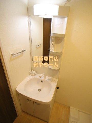 洗面設備　朝の身支度には欠かせない独立洗面化粧台