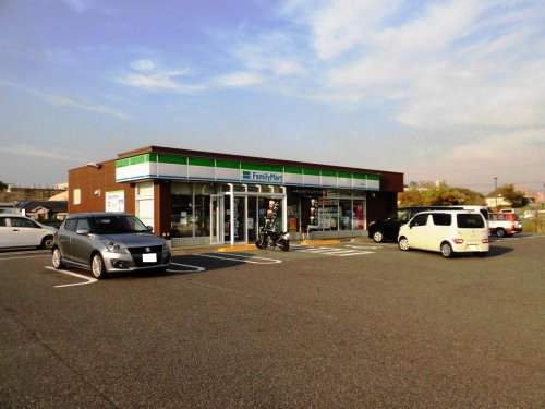 コンビニ　ファミリーマート 岡山郡店（コンビニ）まで728m