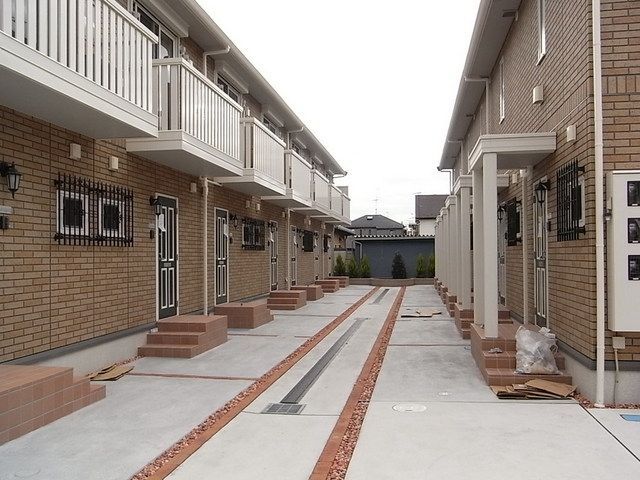 エントランス　おしゃれなアプローチ