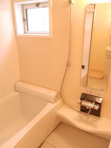 バス・シャワールーム　追焚機能付きバスルーム（浴室乾燥機）