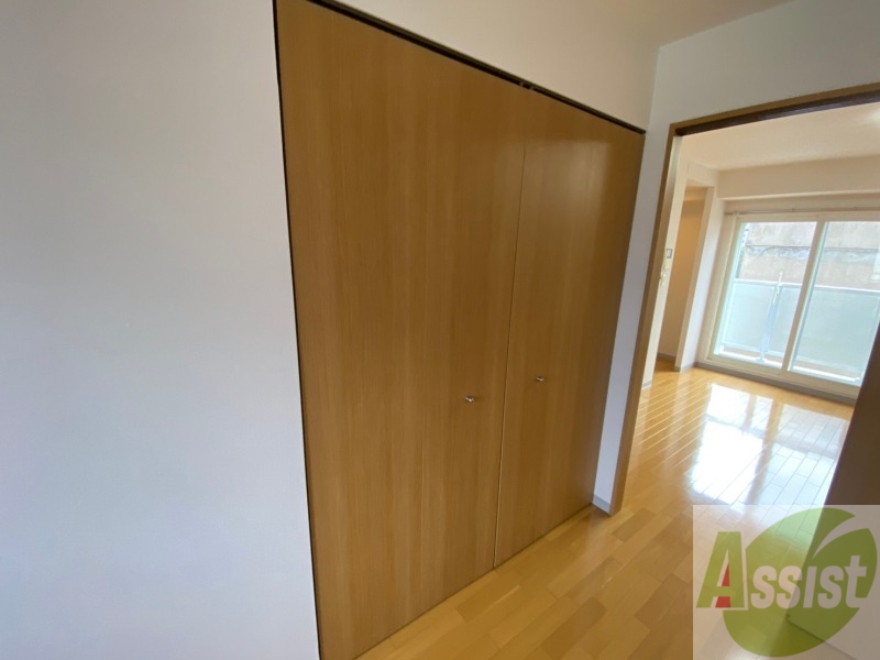 収納　寝室の収納です。部屋がすっきり片付きます。