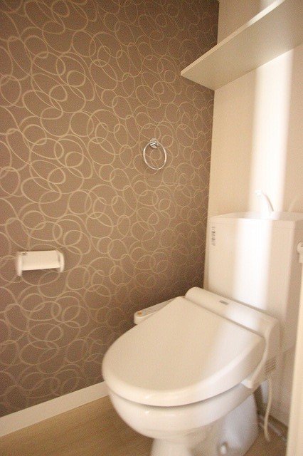 トイレ　同物件、別号室のものです。