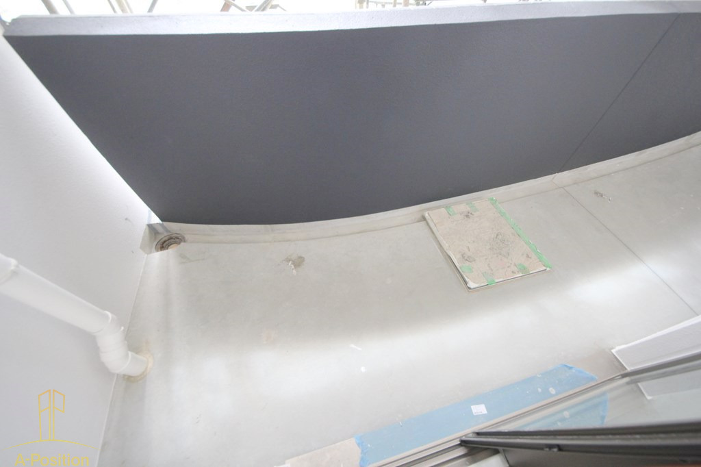 バルコニー　セレニテ福島プリエ