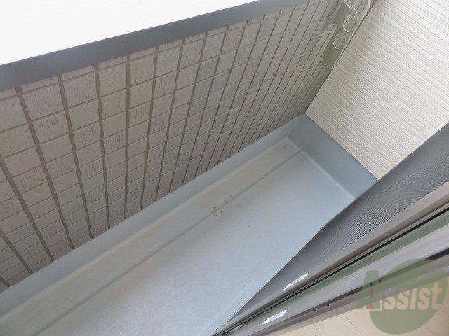 バルコニー　バルコニーは洗濯物を干すスペースが確保されていました。