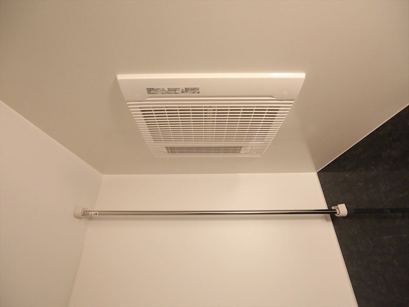 その他　浴室暖房乾燥機付き