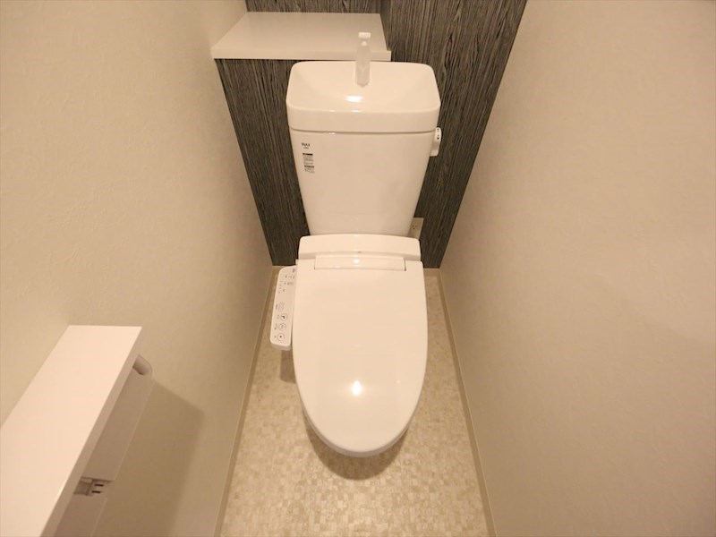 トイレ　温水洗浄暖房便座付トイレ