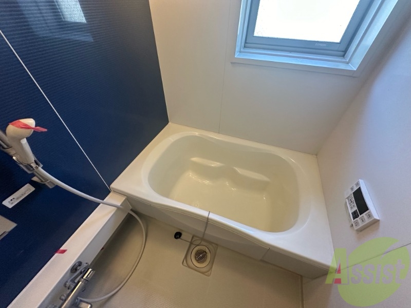 バス・シャワールーム　こちらはお風呂。一日の疲れをここで癒してください。