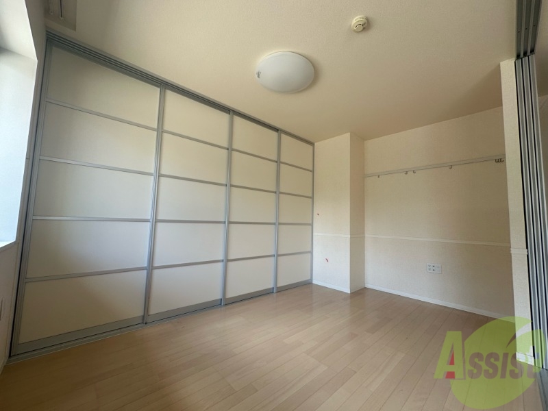 その他部屋・スペース　寝室は６．２帖、ベッドを置いたら完成ですね