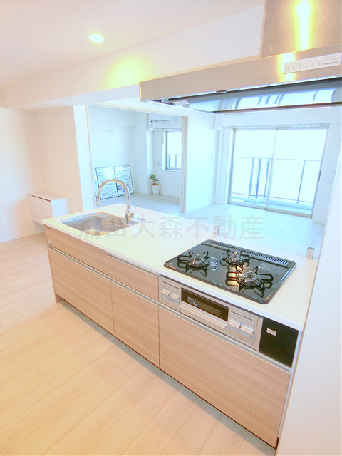 キッチン　3口ガスグリル付システムキッチン　カウンターキッチン