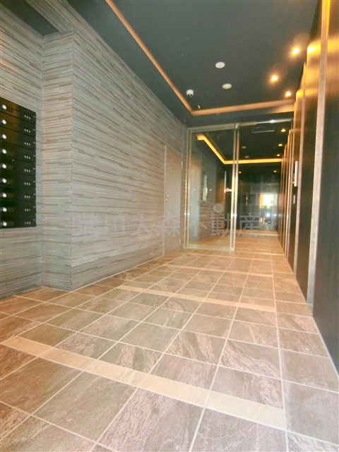 エントランス　防犯カメラTVモニター付オートロック宅配BOXメールBOX