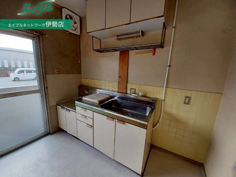 キッチン　同物件別室画像