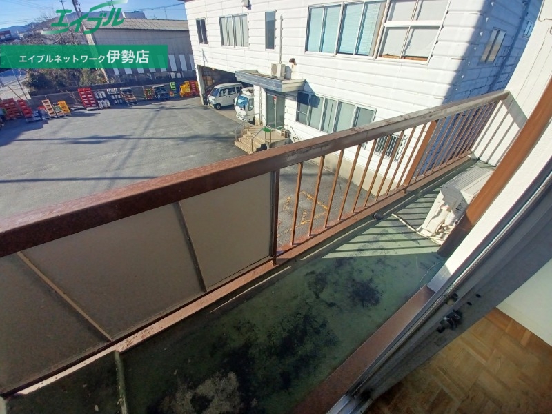 バルコニー　同物件別室画像