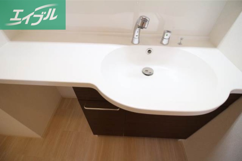 その他設備　広々とした洗面台