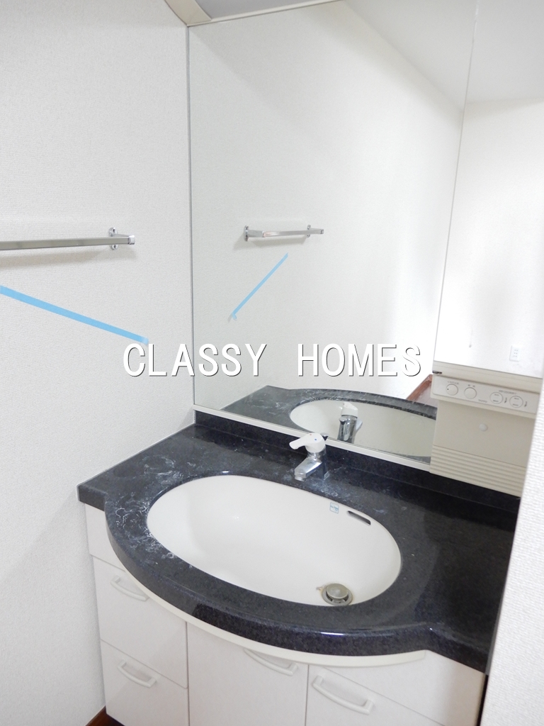 洗面設備　2004年竣工アクティ汐留：洗面台