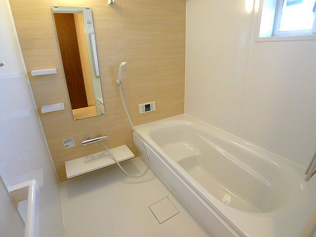 バス・シャワールーム　追い焚き機能付バス