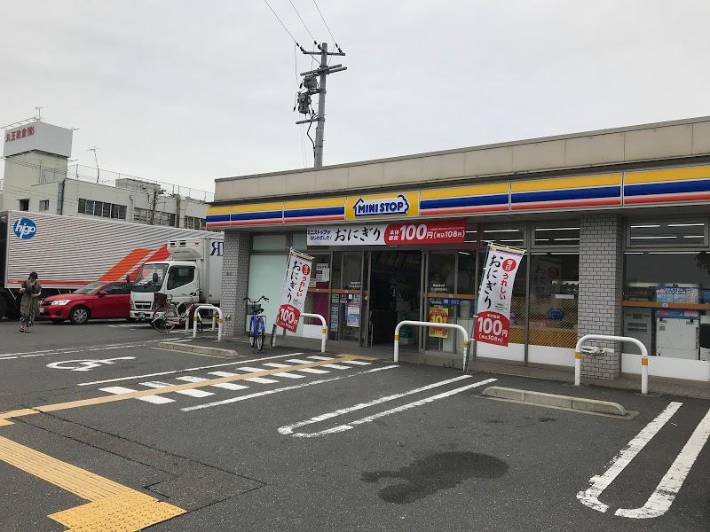 コンビニ　セブン-イレブン尼崎西難波６丁目店（コンビニ）まで198m
