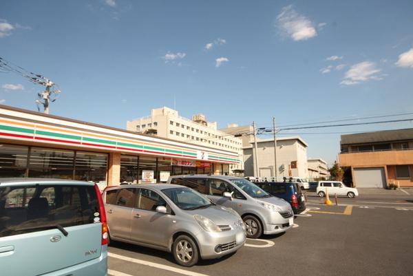 コンビニ　コンビニ（コンビニ）まで250m