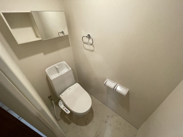 トイレ　温水洗浄暖房便座