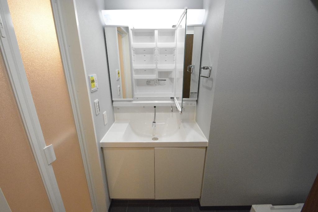 洗面設備　洗髪洗面化粧台