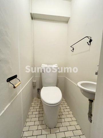 トイレ　落ち着いたトイレです