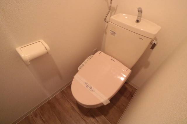トイレ　ウォシュレット付き！