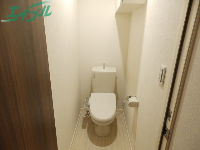 トイレ　左右反転同型別部屋参考写真