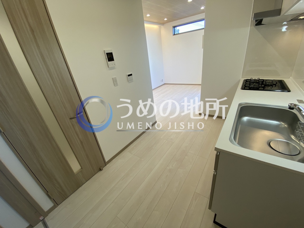 居室・リビング　キッチン２