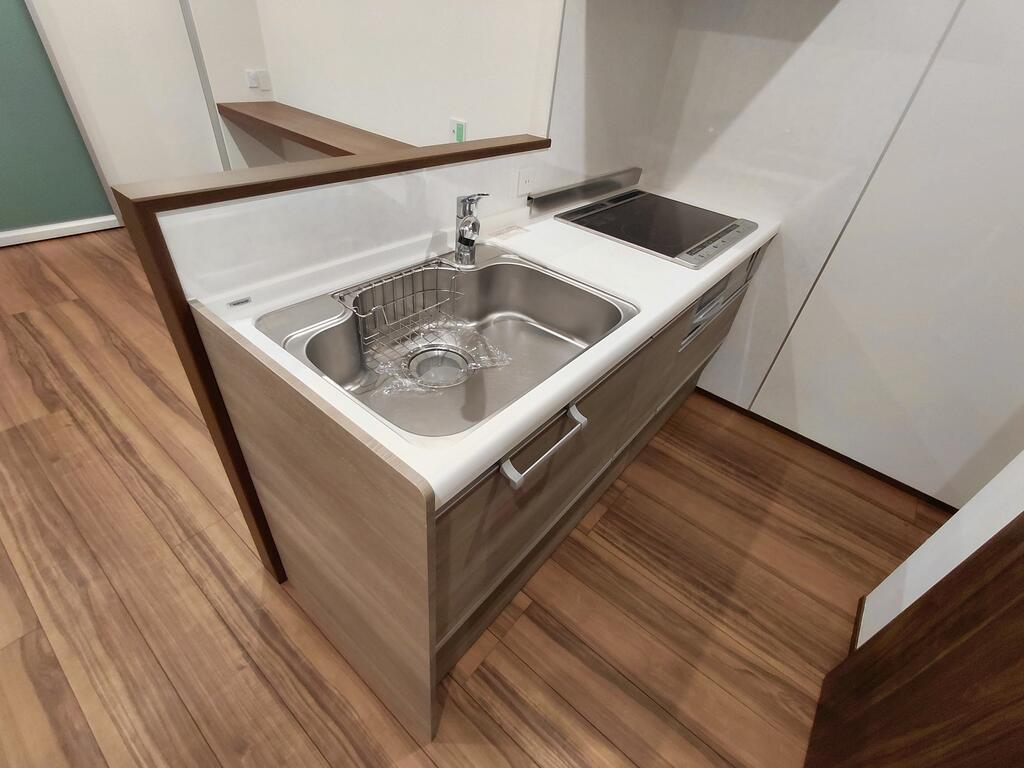 キッチン　（参考）他室の写真を使用しています。現況優先となります。