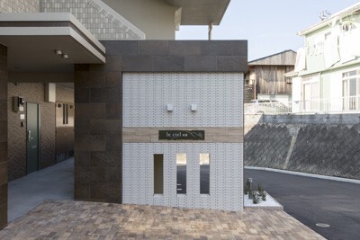 玄関　収納もある玄関です