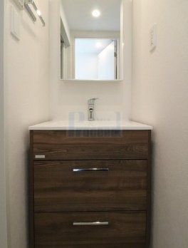 洗面設備　使いやすい独立洗面台☆